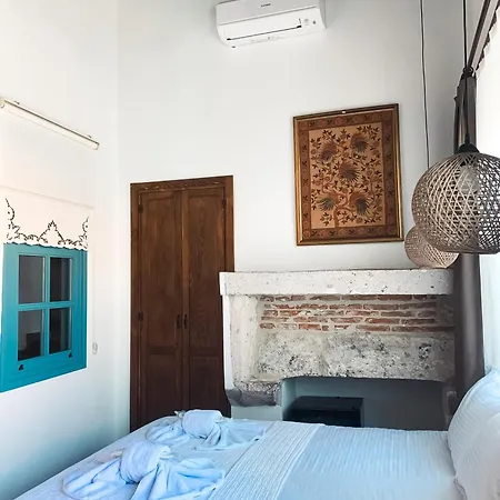 Casa Alegre Hotel *