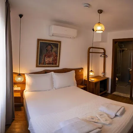 Casa Alegre Hotel *